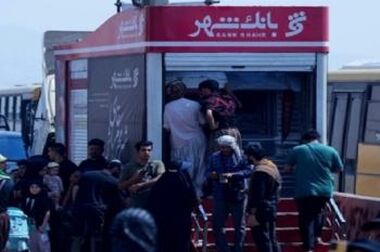 خودپردازهای سیار بانک شهر رکورد 50 هزار تراکنش در مرز مهران را ثبت کردند