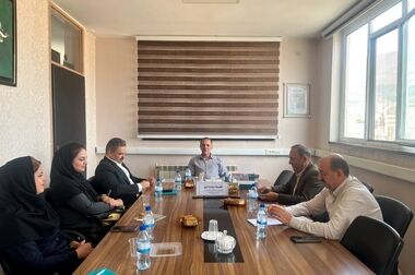 معرفی مراجع درمانی و اپلیکیشن دی دار به بازنشستگان شاهرود/ رضایت کانون های بازنشستگان از بیمه دی