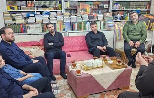 دیدار مجموعه روابط عمومی و پایگاه مقاومت بسیج شرکت فولاد اکسین خوزستان با یکی از آزادگان دوران دفاع مقدس