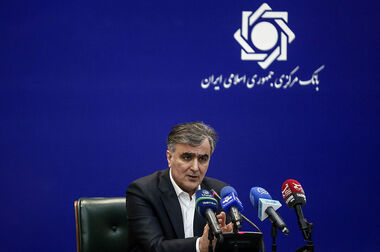 دشمن با گرانی ارز جنگ روانی راه انداخته/ سالانه ۸ میلیارد دلار ارز صادراتی برنمی‌گردد