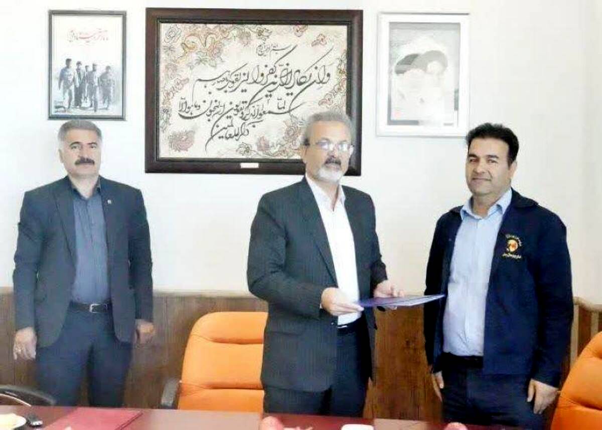  افتتاح اولین نیروگاه خورشیدی در استان چهارمحال و بختیاری توسط بانک مسکن/ قدردانی مدیر عامل شرکت توزیع نیروی برق استان چهارمحال و بختیاری از بانک مسکن