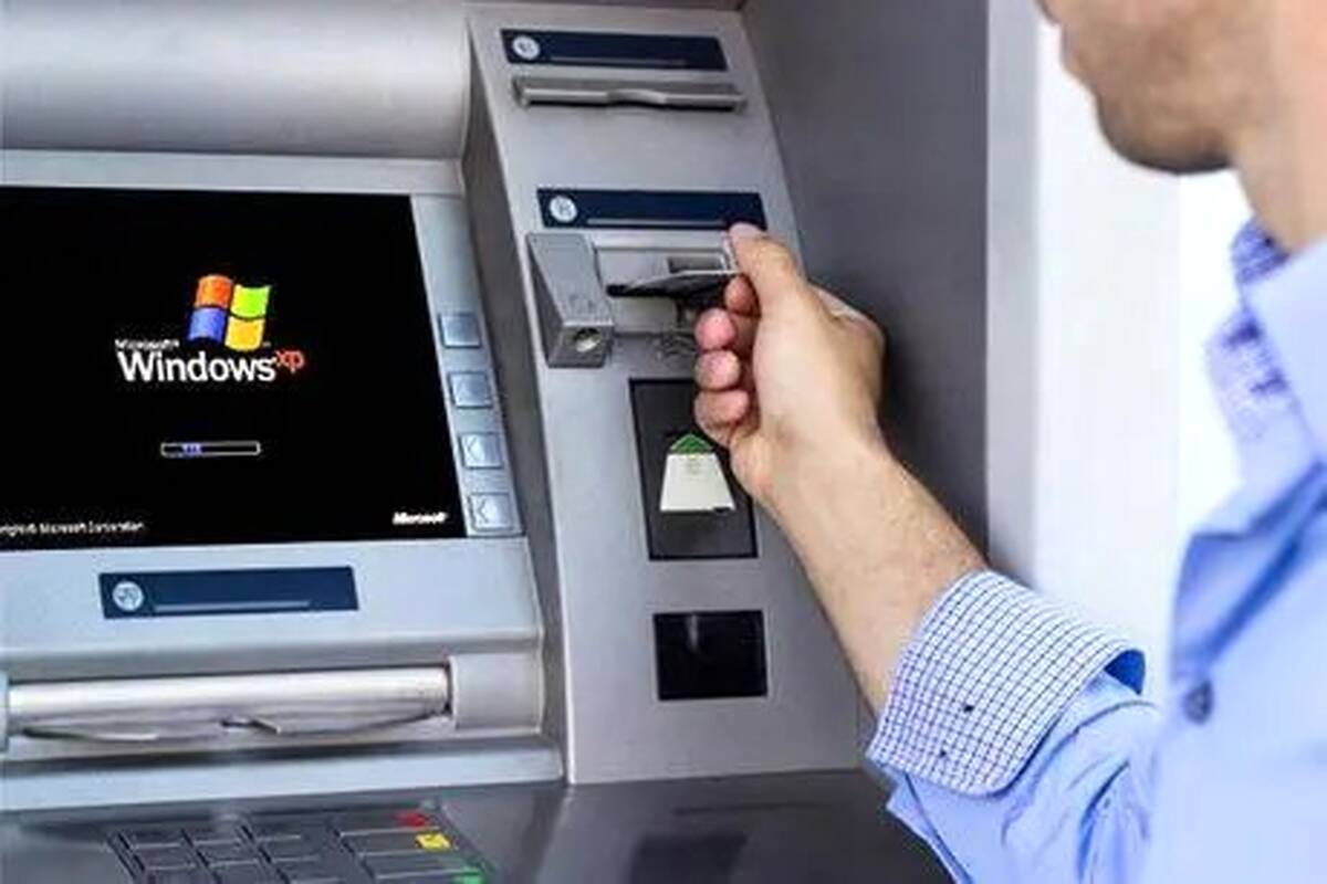 سقف برداشت پول از عابربانک ۳۰۰ هزار تومان ماند