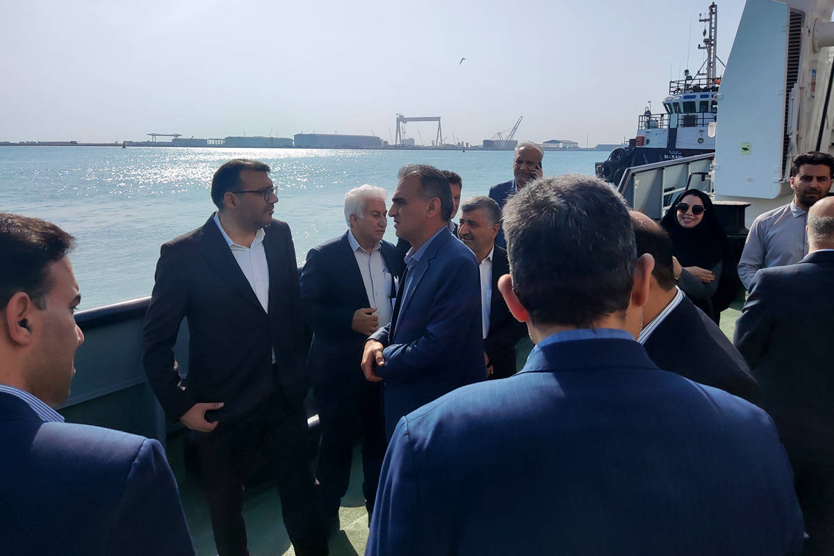بازدید مدیر عامل اموال تملیکی از گمرک و اداره بندر استان بوشهر