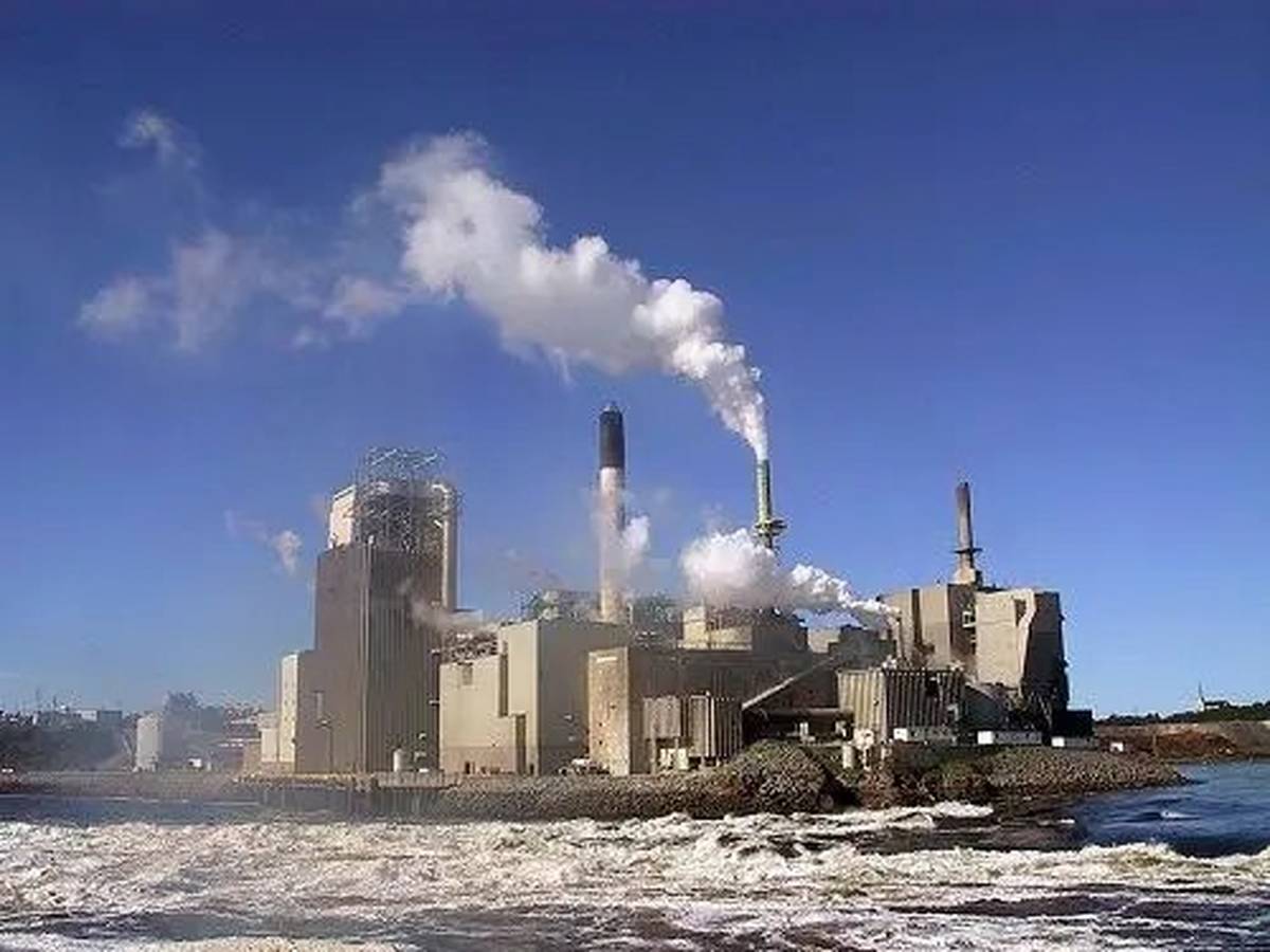 استفاده صنایع از ۳.۷ میلیارد متر مکعب آب متعارف