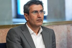 بانک سینا با بهره‌گیری از تمامی ظرفیت‌های مالی و اعتباری خود، حمایت از بخش صنعت را در اولویت قرار داده است
