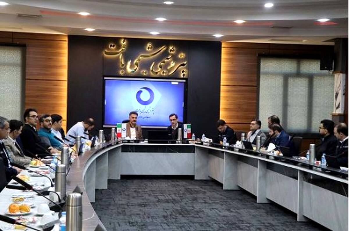 بازدید معاون شستا از پتروشیمی شیمی‌بافت