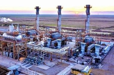  تجلیل از کارکنان واحد برنامه‌ریزی به مناسبت روز آمار و برنامه‌ریزی در شرکت پالایش گاز هویزه خلیج‌فارس