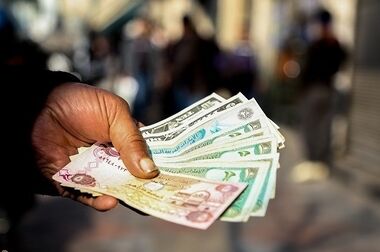  نرخ ارز بازار آزاد را خشک می‌کنیم/ تصمیم‌گیری درباره انتقال ارز ته‌لنجی و کولبری به بازار رسمی