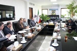 نشست مشترک عضو کمیسیون عمران مجلس و سرپرست ایزیپو برای رفع موانع زیرساختی شهرک‌های صنعتی