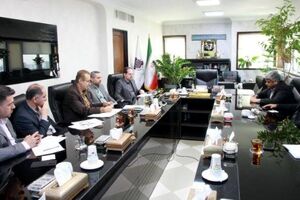 نشست مشترک عضو کمیسیون عمران مجلس و سرپرست ایزیپو برای رفع موانع زیرساختی شهرک‌های صنعتی