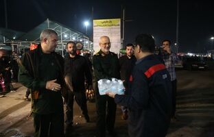 بازدید جانشین فرماندهی سپاه خوزستان از موکب شرکت فولاد اکسین در شلمچه / بسیج امکانات شرکت فولاد اکسین قابل تحسین است