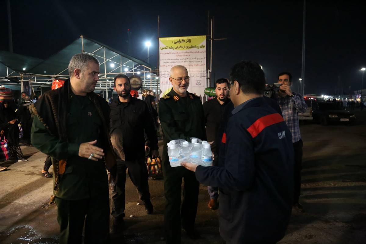 بازدید جانشین فرماندهی سپاه خوزستان از موکب شرکت فولاد اکسین در شلمچه / بسیج امکانات شرکت فولاد اکسین قابل تحسین است