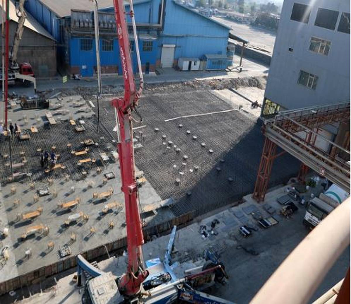 فاز دوم بتن‌ریزی فوندانسیون پروژه فِرَکشن و هیدروژناسیون شرکت مارگارین با موفقیت انجام شد