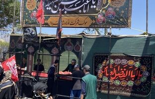 خدمت‌رسانی موکب شرکت فولاد شاهرود به جاماندگان اربعین