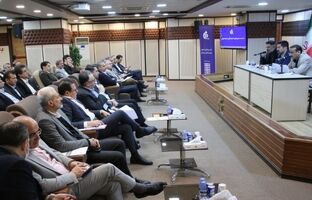 تقدیر از نمایندگان برتر در نشست هم‌اندیشی بیمه دانا با شبکه فروش و انجمن‌های صنفی سراسر کشور