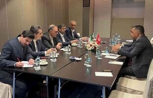 دیدار دکتر همتی با روسای کل بانک‌های مرکزی ترکیه و تونس‌