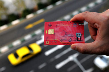 پشت‌پرده شایعات فروش کارت سوخت؛ دردسر جایگاه‌داران از تبادل کارت‌ها