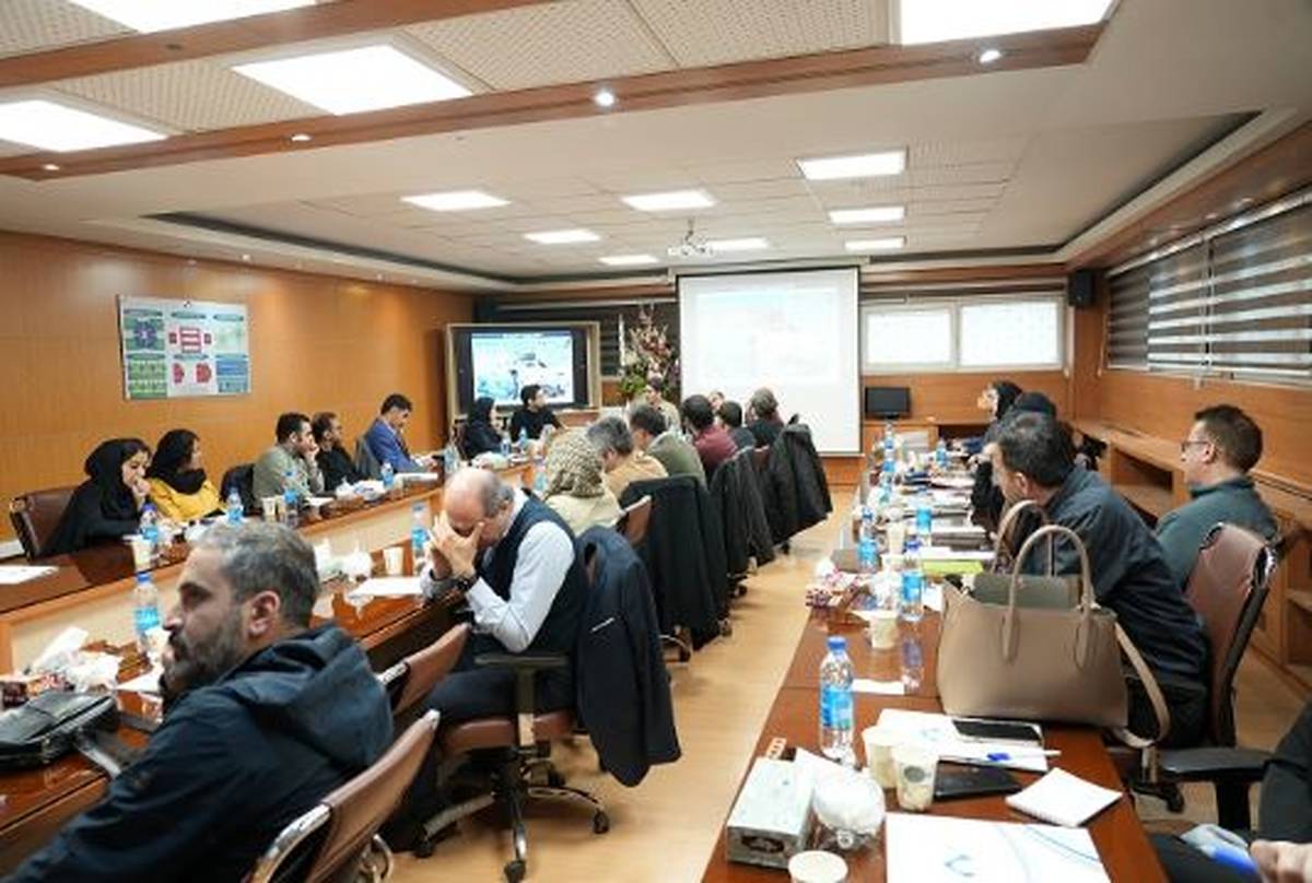 دوره تخصصی تلفیق داده‌های اکتشافی و بهینه‌سازی تعیین نقاط حفاری در تهران