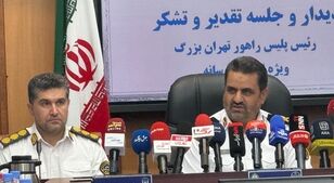 طرح برخورد با توقف در پیاده روها از هفته دوم شهریور اجرایی می شود/ توزیع ۸۴ هزار کلاه ایمنی رایگان در ۳ سال