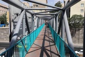 اجرای طرح جامع بهسازی پل‌های عابر پیاده در منطقه ۲