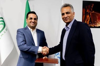 برگزاری جلسه مشترک بیمه کوثر و فولاد آلیاژی ایران / دریافت تندیس بیمه‌گزار برتر توسط فولاد آلیاژی ایران