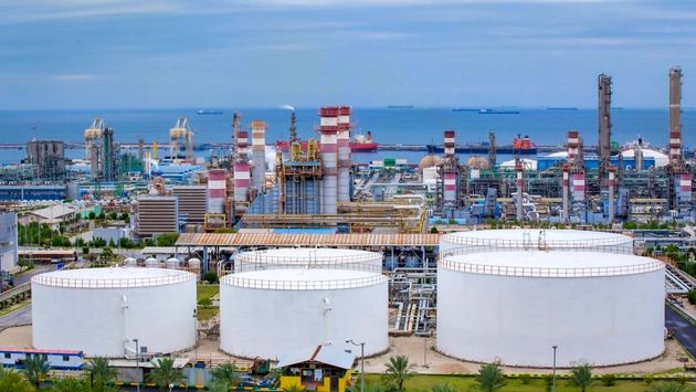 تعیین تکلیف قیمت‌گذاری خدمات جانبی پتروشیمی‌ها با مصوبه شورای‌عالی هماهنگی اقتصادی