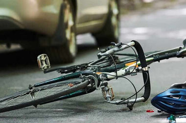 برخورد شدید پژو پارس با گاردریل؛ در بزرگراه همت یک کشته برجای گذاشت