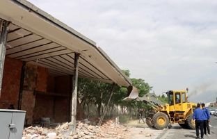 بیش از ۱۰ ساختمان غیر مجاز در شمال شرق تهران تخریب شد/ تداوم برخورد با ساخت و ساز غیرمجاز
