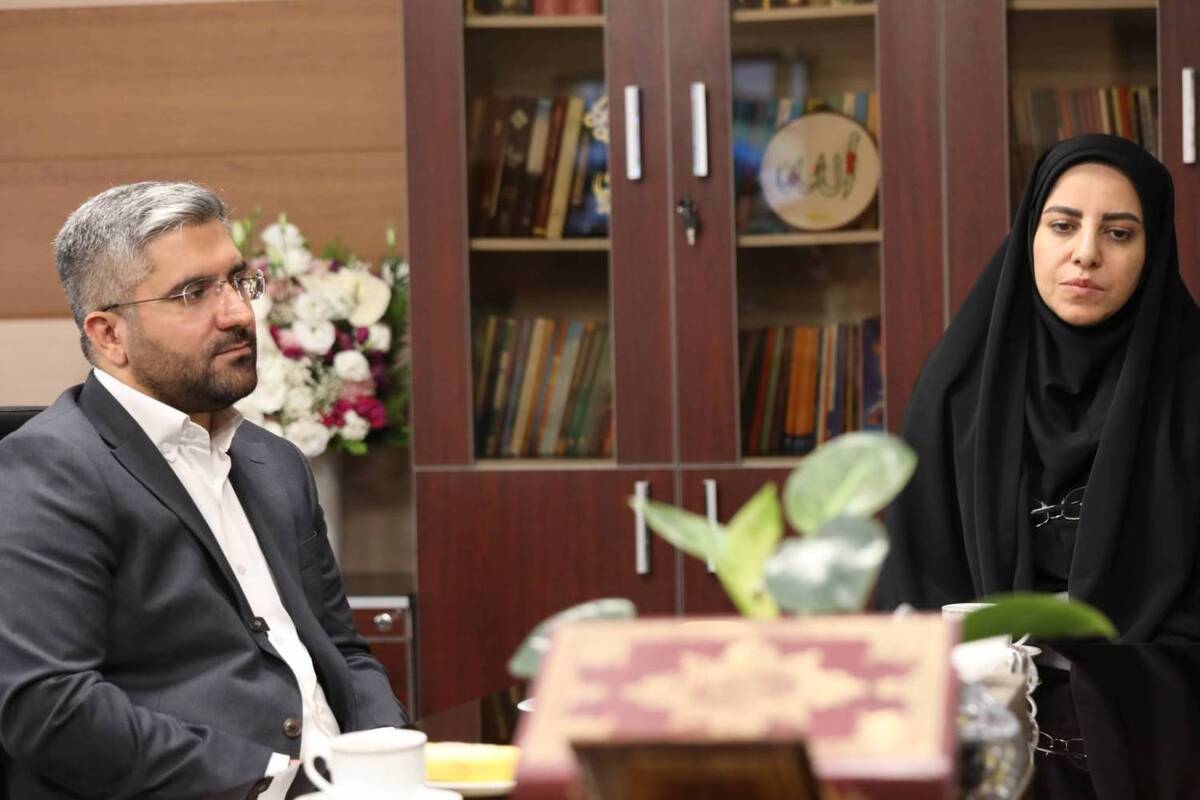 قدردانی فرهنگیان از شهردار تهران برای بازسازی مدارس آسیب‌دیده جنگ تحمیلی سوم