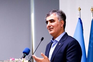 برای ثبات قیمت ارز نیازمند اصلاح قانون هستیم/ افزایش نرخ ارز به نفع صادرکنندگان منطقی ندارد