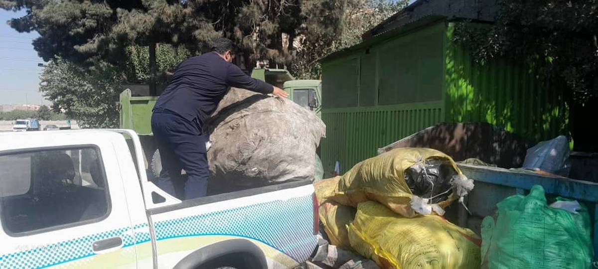 ‍ اجرای طرح ضربتی مقابله با جمع‌آوری غیرمجاز پسماند خشک در منطقه ۱۹