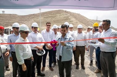 بهره برداری از مدرسه نفت ستاره خلیج فارس مجهز به پنل خورشیدی در روستای مغ احمد بندرعباس