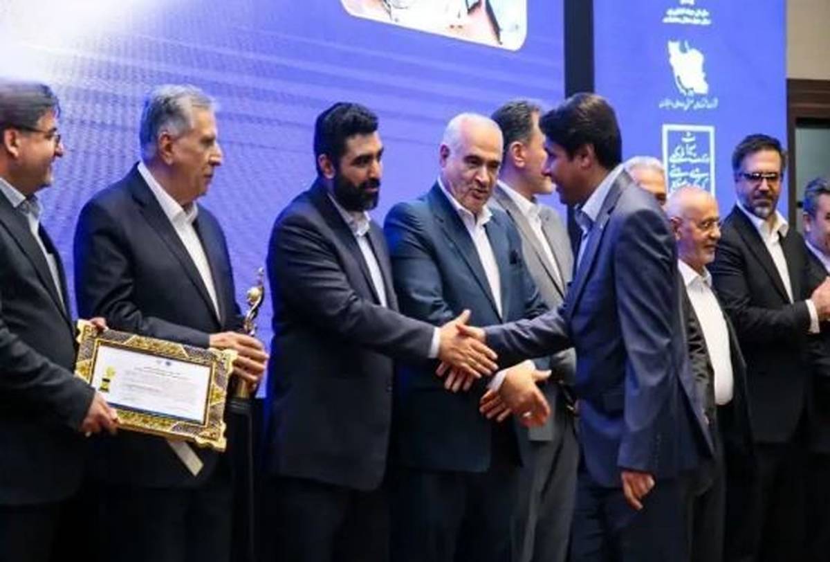 شرکت ورق خودرو چهارمحال و بختیاری به عنوان صادر کننده برتر استان معرفی شد