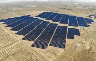 تجهیزات نیروگاه خورشیدی شرکت آلومینای ایران وارد کشور شد