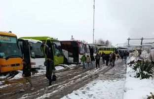  جلوه ارزشمندی از انضباط و کارآمدی ناوگان آمد و شد کارکنان فولاد خراسان در روزهای برفی آذرماه