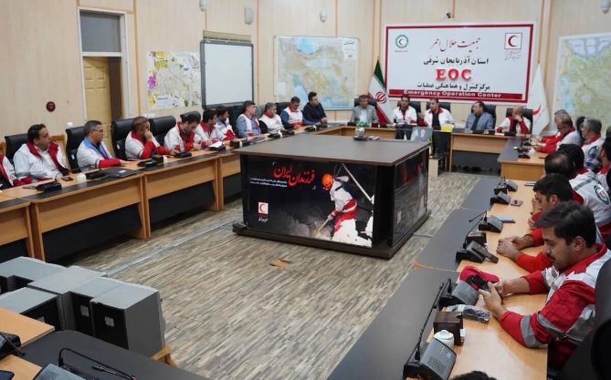 تجلیل بیمه البرز از ایثارگران هلال احمر در روزهای بحرانی استان آذربایجان شرقی