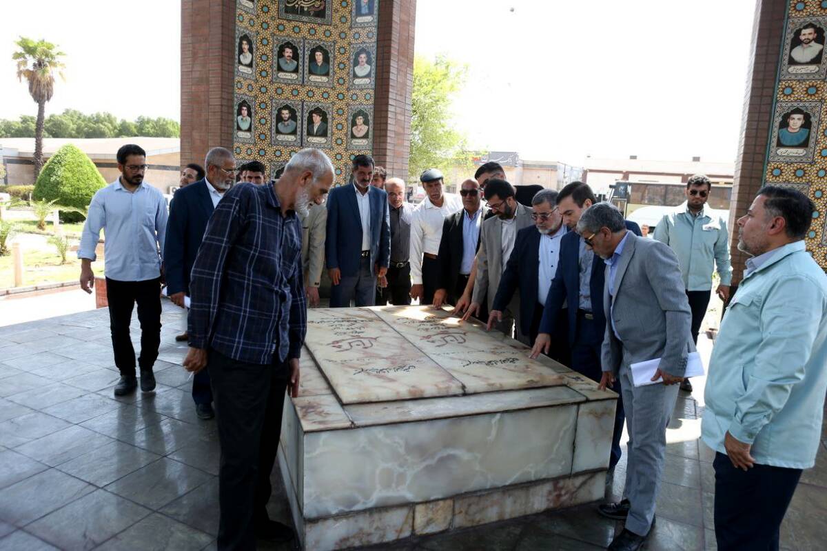  بازدید آزادگان سرافراز هشت دفاع مقدس از خطوط تولید شرکت فولاد خوزستان