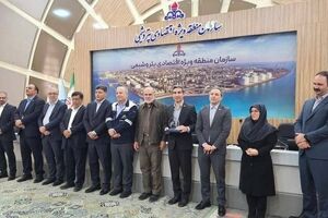 کسب تندیس بلورین دوازدهمین دوره جایزه تعالی صنعت پتروشیمی توسط شرکت پالایش گاز بیدبلند خلیج فارس
