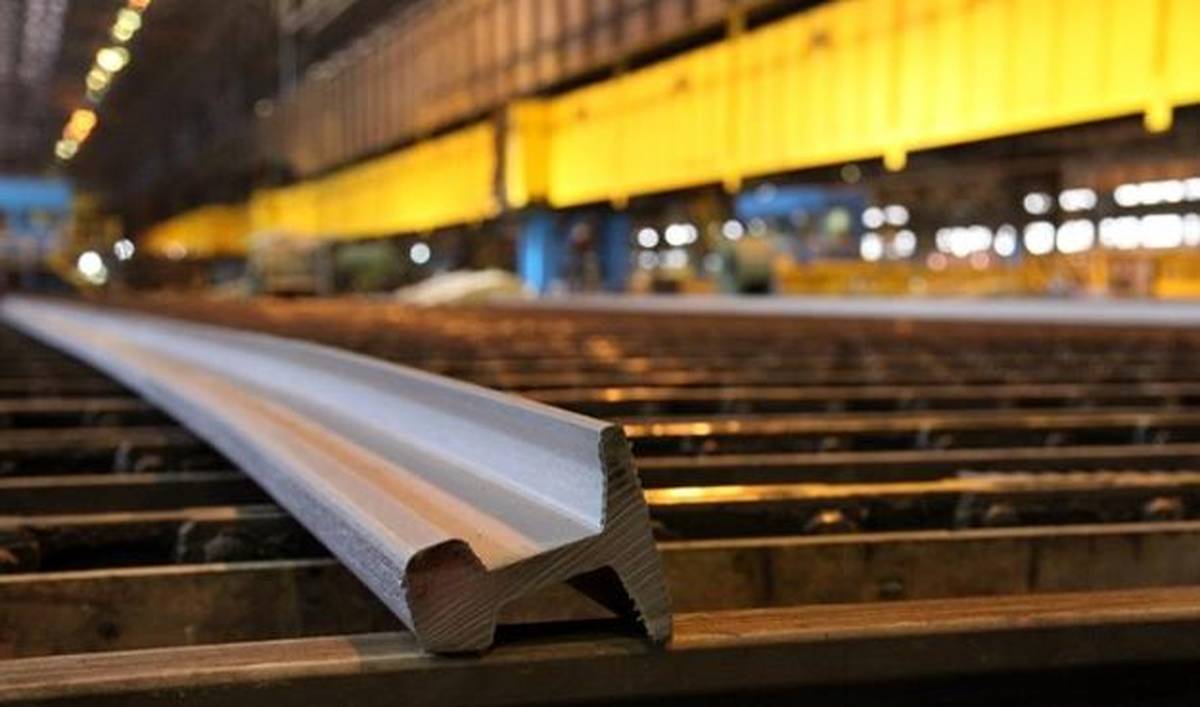 رشد ۳۰۰ درصدی تولید ریل در ذوب آهن اصفهان،پشتوانه پروژه های ملی ریلی در دولت چهاردهم