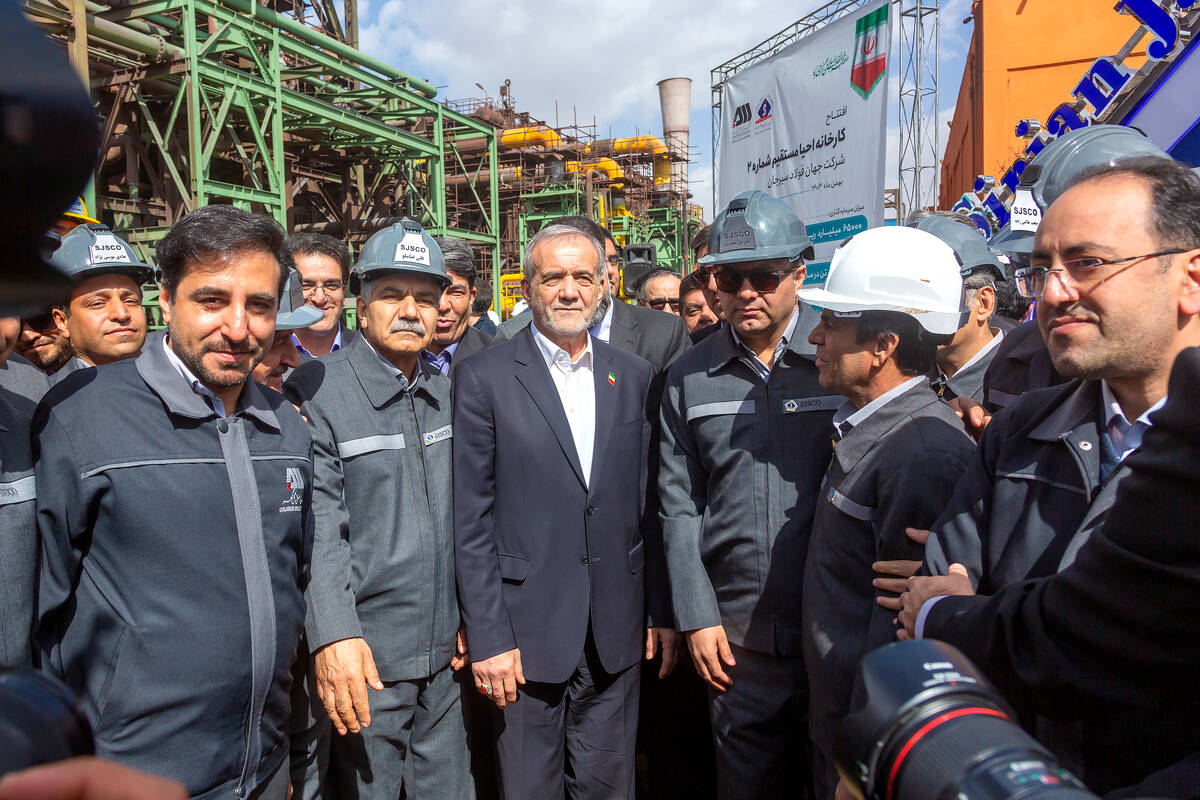 
افتتاح ۴ پروژه عظیم صنعتی و گردشگری در منطقه گل گهر سیرجان
