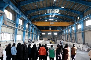 مراسم گرامیداشت آغاز دهه مبارک فجر در شرکت آلومینای ایران و تجدید میثاق کارکنان با آرمان‌های امام راحل (ره)