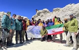 صعود تیم کوهنوردی بانک سامان به بام ایران