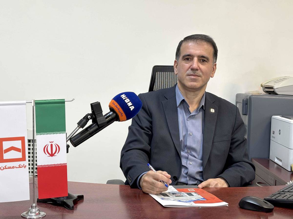 انعقاد قرارداد ۳۸ هزار میلیارد ریالی نهضت ملی در استان همدان/ ارایه مشاوره تخصصی به مشتریان در خصوص انواع خدمات بانک مسکن