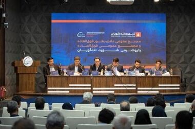معاون اول رئیس‌جمهور با مدیران پتروشیمی شهید تندگویان دیدار کرد/ تأکید عارف بر بازسازی صنایع با رویکردی به‌روز و واقعی در حوزه پدافند غیرعامل