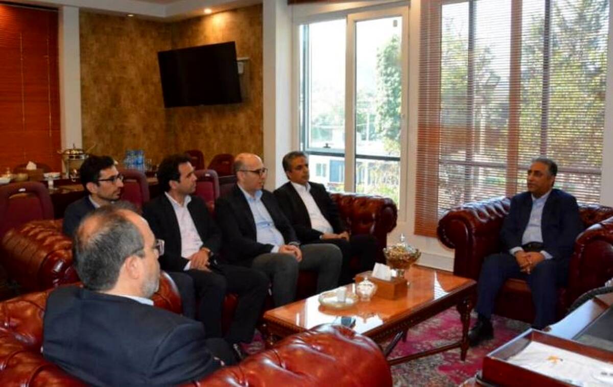 حمایت بانک صنعت و معدن از یکی از تولیدکنندگان عمده قطعات خودرو در کشور ؛ بازدید مدیرعامل از شرکت ایمن تک پیشرو