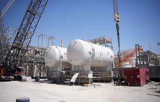 پیشرفت طرح پلی‌اتیلن سنگین شرکت صنایع پلیمر گچساران از ۵۰ درصد عبور کرد/ نصب مخازن دوقلوی ذخیره بوتن پروژه