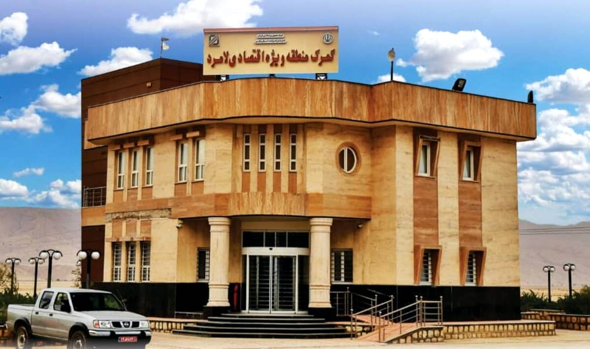 آغاز رویه گمرکی ترخیص مشتقات نفتی از منطقه ویژه اقتصادی لامرد