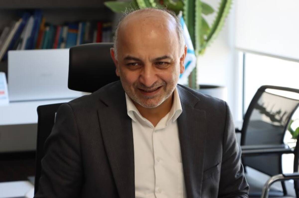 بخشی از توفیقات ما مرهون جامعه پزشکی است / تجلیل از پزشکان همکار بیمه دی در روز پزشک