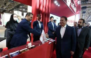 بازدید رئیس گروه مالی گردشگری از نمایشگاه بین‌المللی گردشگری