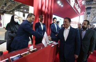 بازدید رئیس گروه مالی گردشگری از نمایشگاه بین‌المللی گردشگری